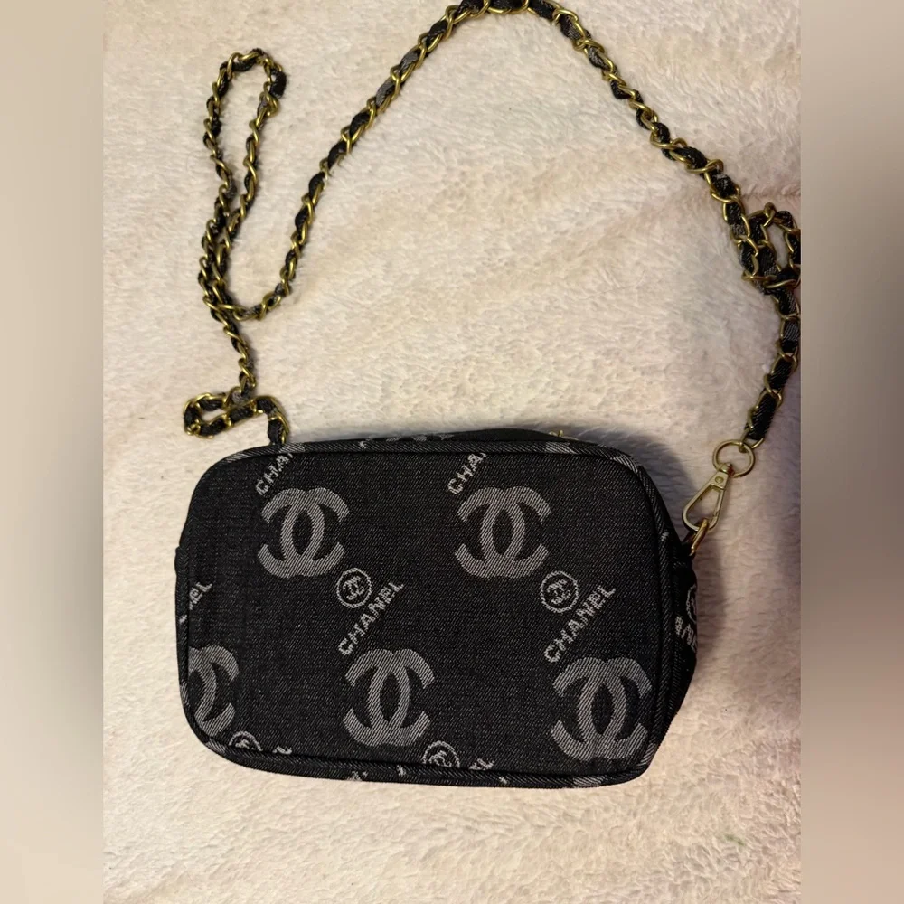 CHANEL Black Denim Makeup Bag Chain Crossbody Bag Limited VIP Gift Japan - Picture 4 of 7